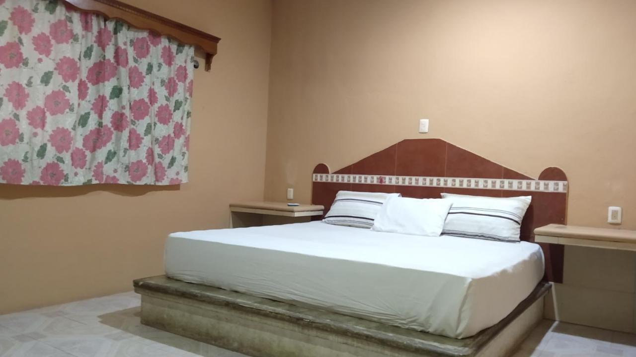Hotel Maria Jose Felipe Carrillo Puerto Bagian luar foto